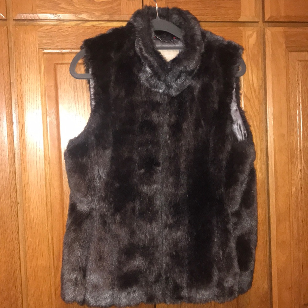 Banana republic black faux fur vest